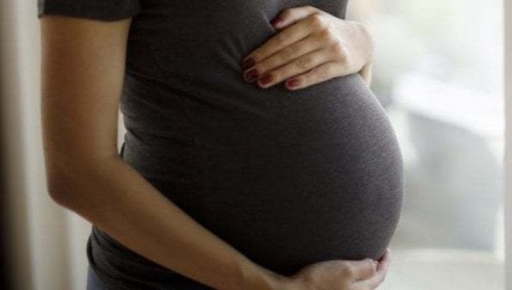 Maternità surrogata, lettera appello di duecento femministe: "Basta fondamentalismi, serve un dibattito aperto"