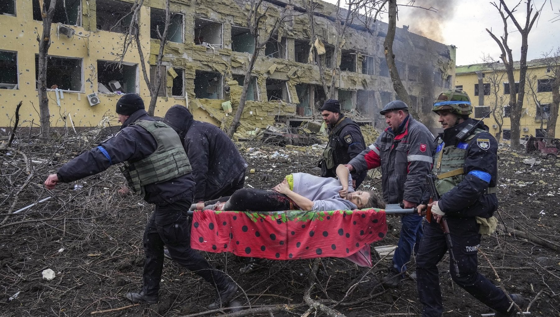 Mariupol Maternity Hospital Airstrike&copy; Evgeniy Maloletka, Associated Press