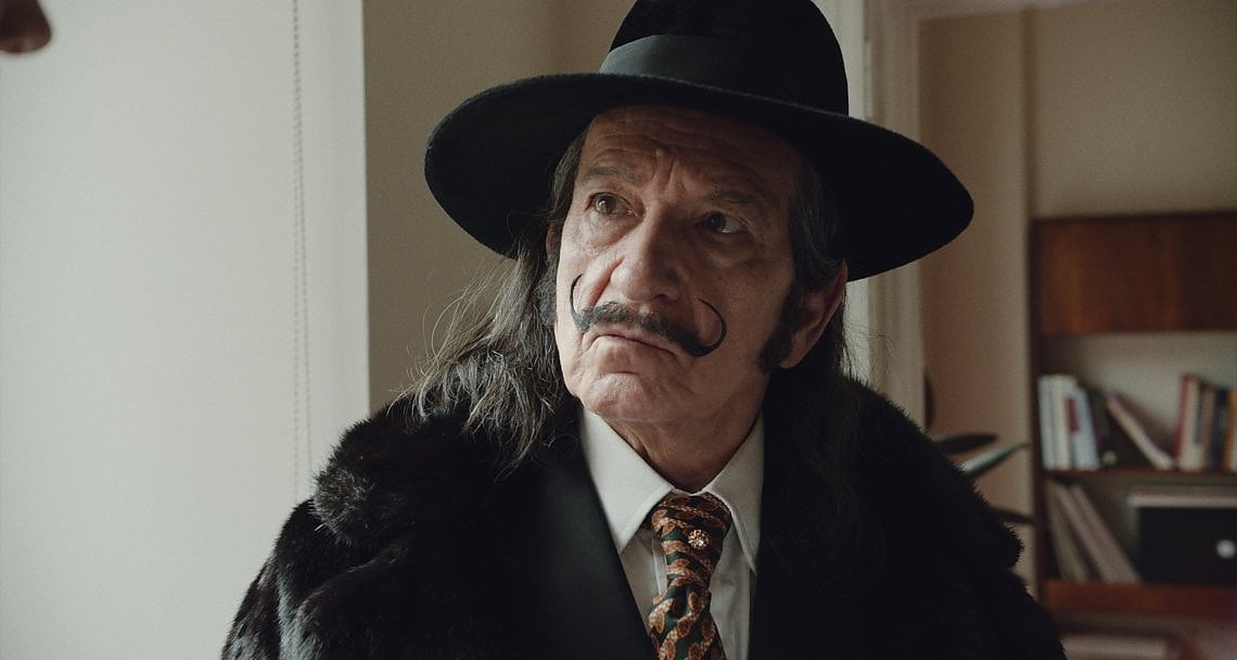 "Dal&igrave;land", una scena del film con Ben Kingsley nei panni di Salvador Dal&iacute;