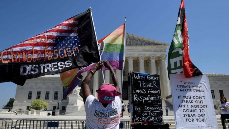 Usa, la Corte Suprema conserva per ora l'accesso alla pillola abortiva 