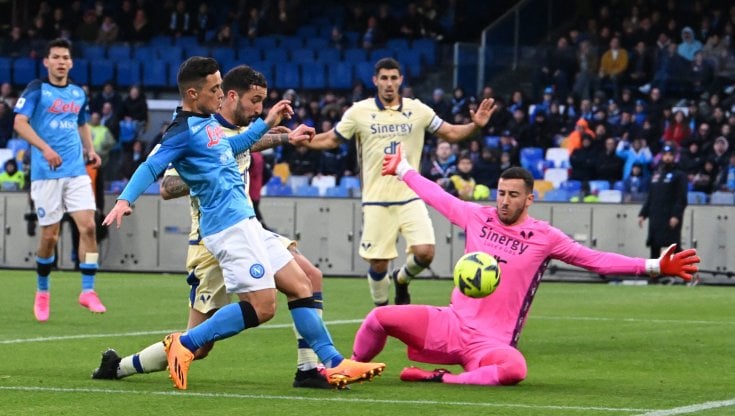 Raspadori in azione durante Napoli-Verona