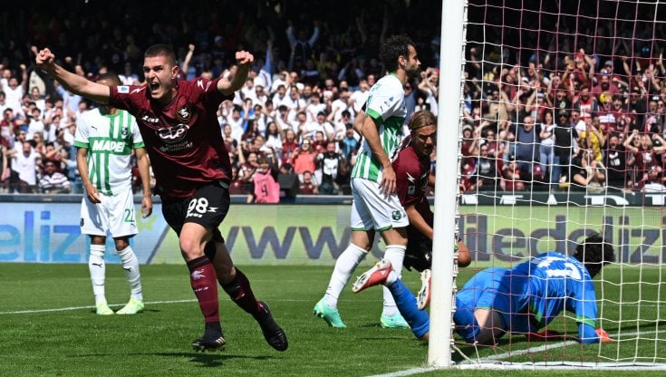 Pirola esulta dopo il gol