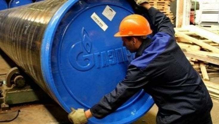 Russia, yuan e rubli invece del dollaro per le forniture di gas e petrolio