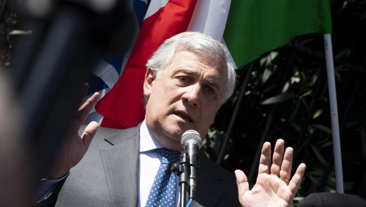 Tajani 'scarica' Di Maio come nuovo inviato Ue per il Golfo: "Non è il candidato del governo". Ira della Lega: "Scelta vergognosa"
