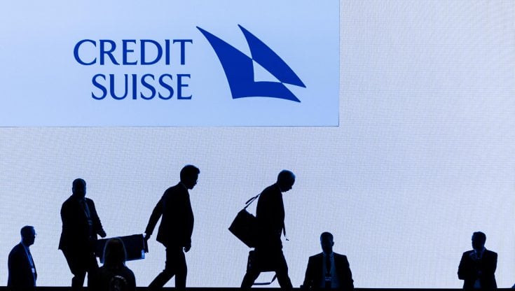 Credit Suisse, continua la fuga di depositi: via 61 miliardi di franchi dai conti nel primo trimestre