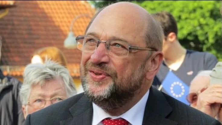 Martin Schulz: "Meloni rinneghi il fascismo o non sarà credibile. Berlusconi mi diede del kapò, ora sembra l'ultimo baluardo di ragionevolezza nel governo italiano"