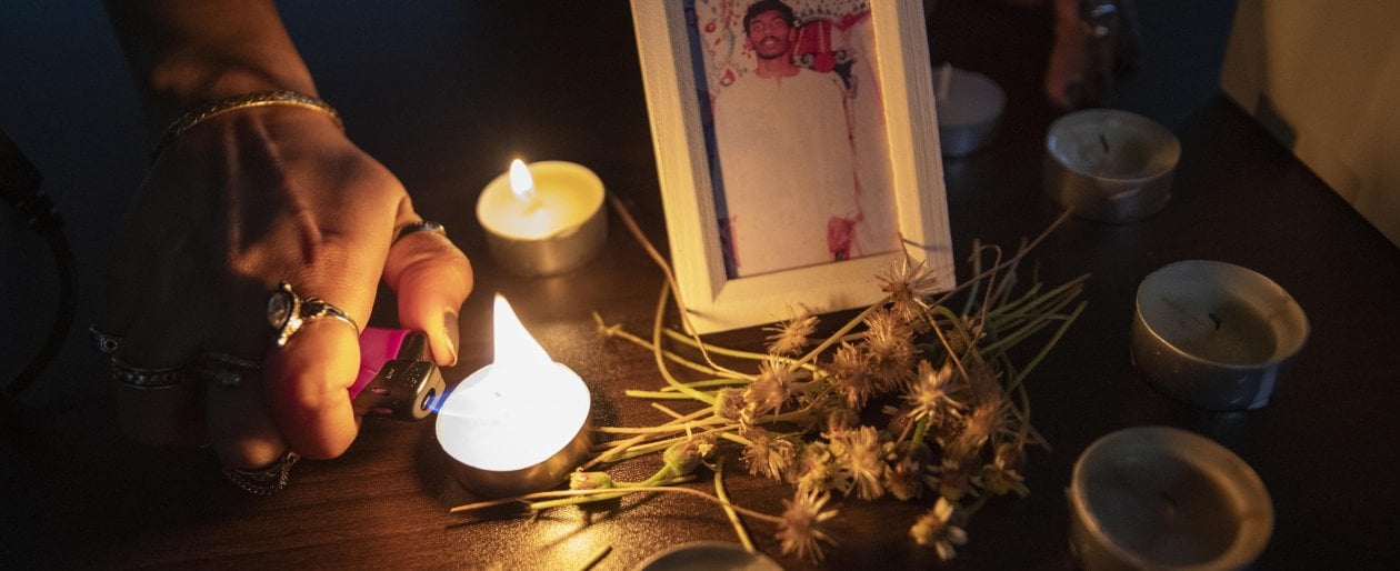 Candele accese per Tangaraju Suppiah