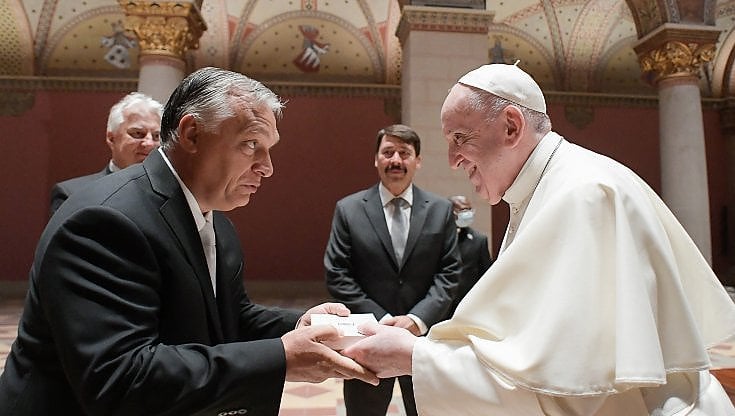 Il Papa vola in Ungheria da Orban, ecco perché la guerra in Ucraina è al centro del viaggio