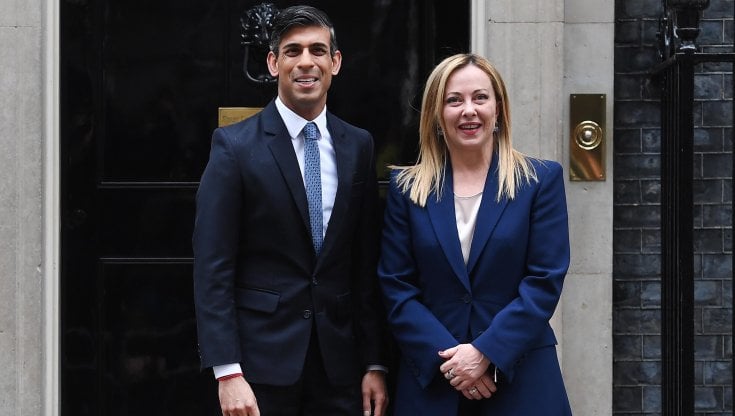In archivio il marchio Le Pen. Meloni guarda ai Tories per farsi "conservatrice"