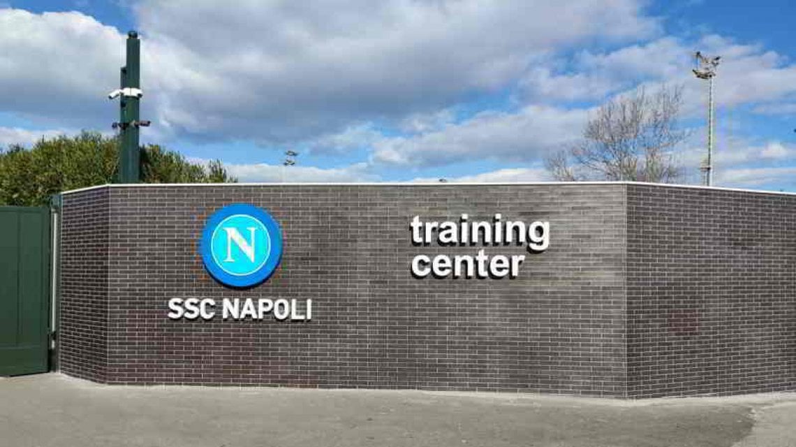 L'ingresso del centro sportivo del Napoli a Castel Volturno