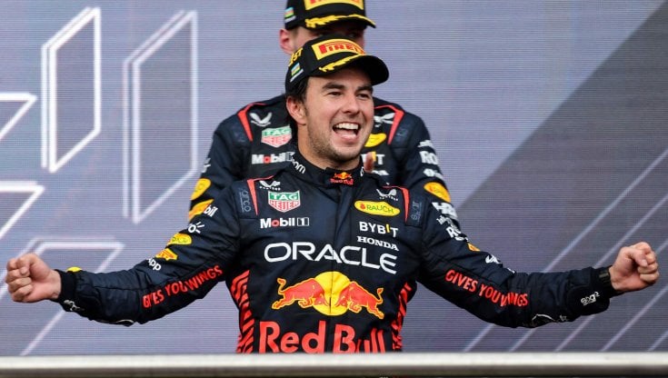Perez festeggia sul podio