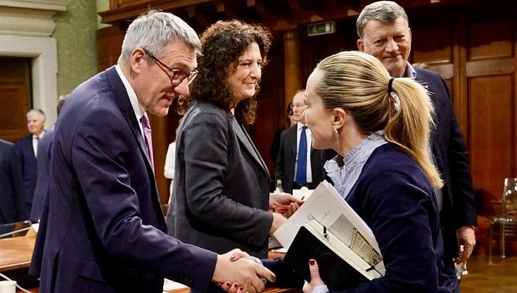 La premier Meloni con il leader Cgil Landini, nell'incontro del 30 aprile con i sindacati