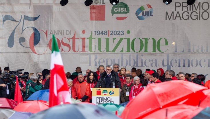 Il Primo maggio del sindacato, Cgil: "Oggi è la festa del lavoro, non del governo". Cisl: "Valuteremo le misure"