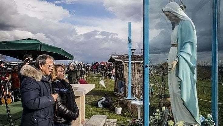 Gisella Cardia e il marito nel prato dei miracoli