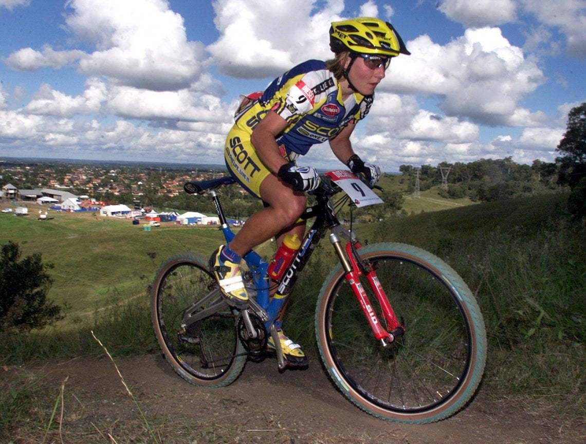 Alison Sydor in azione, nel 1999