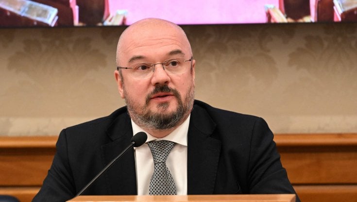 Boccia scrive a La Russa: "Intervenga per restituire al Pd un posto nel Copasir, dopo il passaggio di Borghi a Iv"