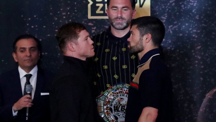 Il faccia a faccia tra Canelo e Ryder