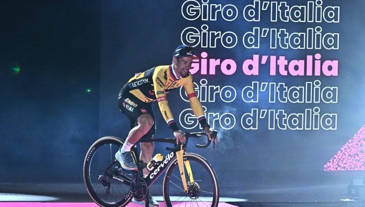 Roglic e la sfida a Evenepoel: "Ma il Giro è un grande casino"