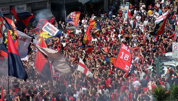 Il Genoa torna in A con due turni di anticipo. batte l'Ascoli e il Bari non  vince a Modena - la Repubblica