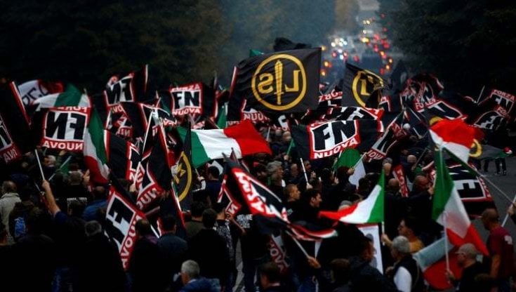 "Scioglimento dei gruppi neofascisti? Estremamente complesso". Piantedosi liquida la questione ma il governo se vuole può intervenire