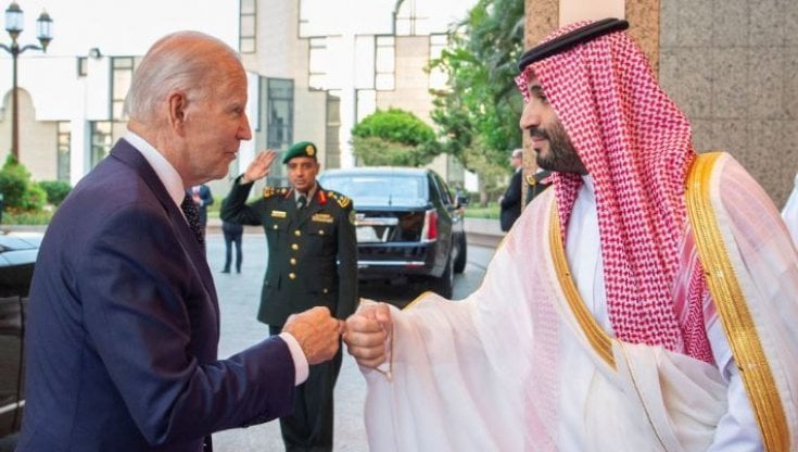 Joe Biden e Mohammad Bin Salman a Gedda il 15 luglio 2022 (Reuters)