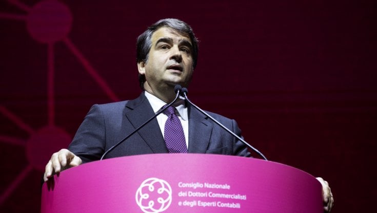 Pnrr, la Corte dei conti risponde a Fitto: "Delibere corrette, i ritardi sull'idrogeno ammessi dal ministero"