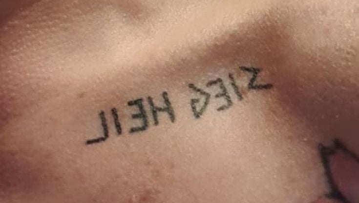 Comunali, la pasionaria nera Panara con il tatuaggio "Sieg Heil" sulla spalla: è polemica sulla candidata nel Varesotto