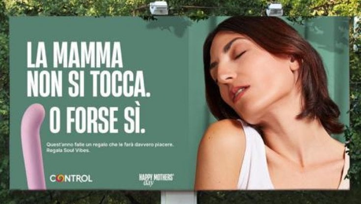 Mamme e autoerotismo. Quel tabù censurato sul piacere femminile