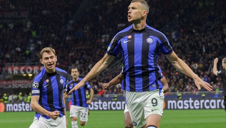 Edin Dzeko, 37 anni, dopo il gol dell'1-0