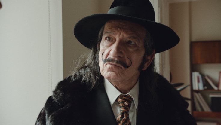Ben Kingsley, 79 anni, nei panni di Salvador Dal&igrave; nel film Dal&igrave;land