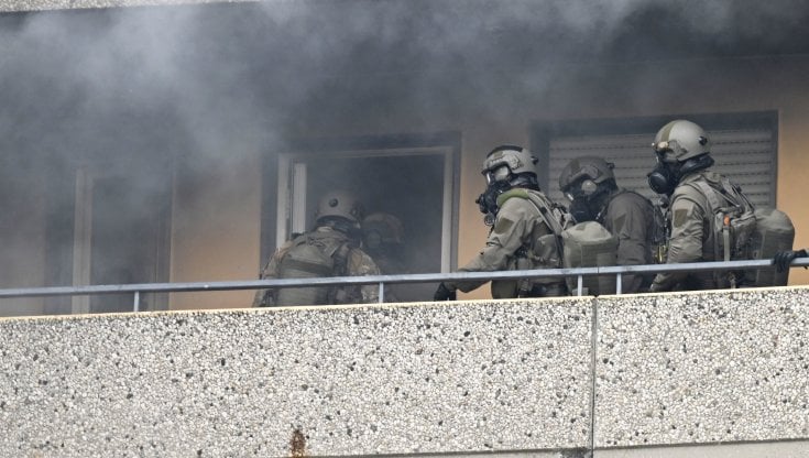 Germania, esplosione in un condominio a Ratingen: 12 feriti, fermato un uomo 