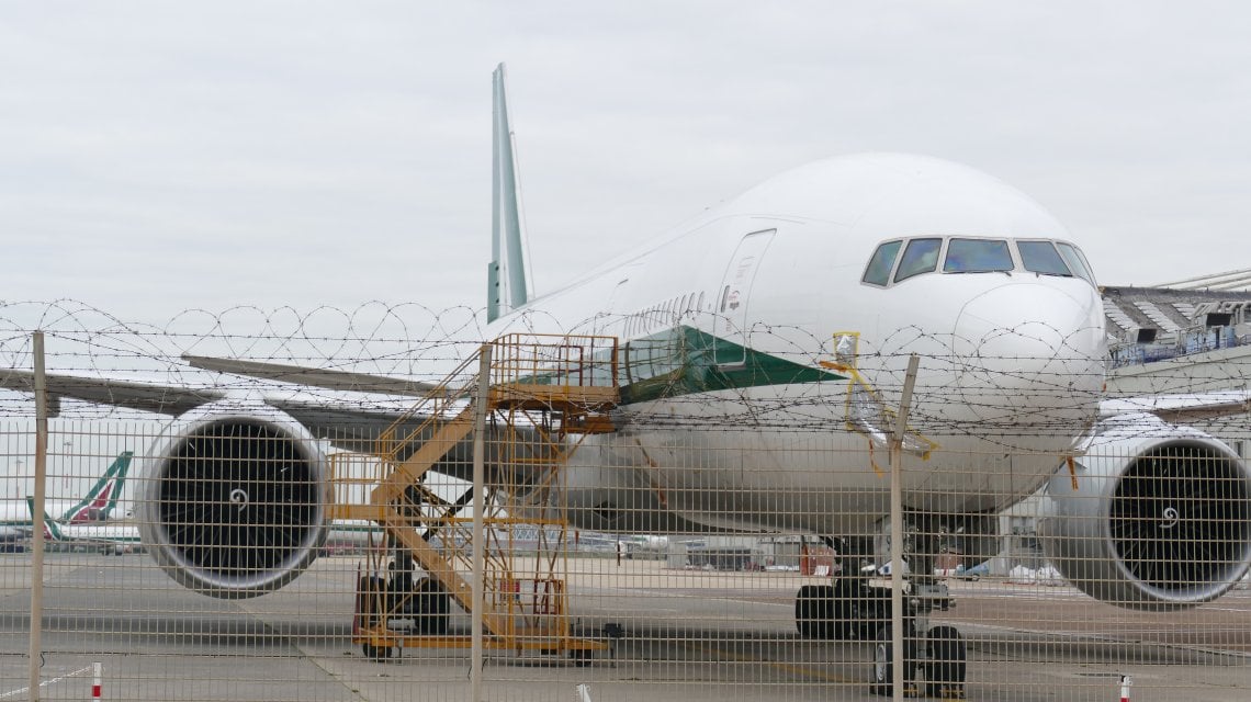 UN VECCHIO AIRBUS DI ALITALIA A FIUMICINO