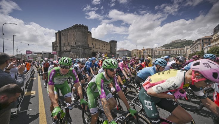 Giro d'Italia, oggi arrivo a Campo Imperatore: i big non possono nascondersi