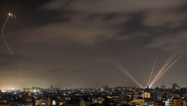 L'Iron Dome israeliano intercetta razzi lanciati da Gaza&nbsp;