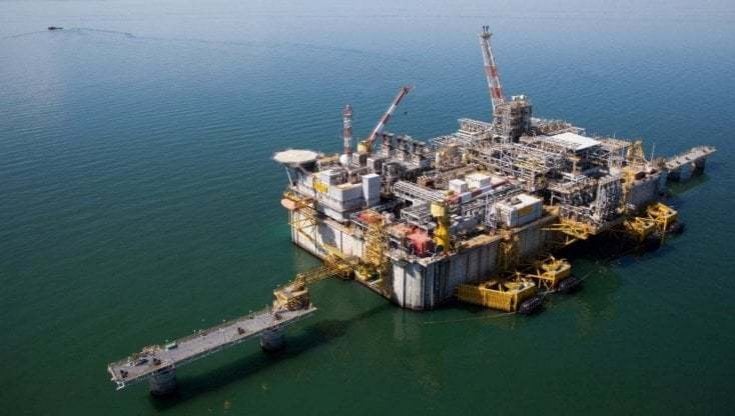 Un'immagine del rigassificatore al largo delle coste del delta del Po in provincia di Rovigo&nbsp;