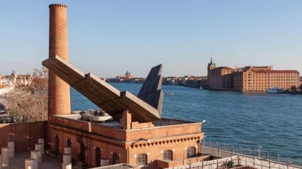 Universit&agrave; Iuav di Venezia: le eccellenze del Made in Italy in una scuola di talenti | <a href="https://puntoitalia.online/dossier/cronaca/universita-2023-2024/2023/05/15/news/benno_albrecht_la_nostra_universita_creativa_internazionale_proiettata_verso_il_futuro-400173925/" class="Articolo"><strong>Intervista</strong> Il rettore Albrecht: "Il nostro ateneo proiettato verso il futuro"</a>