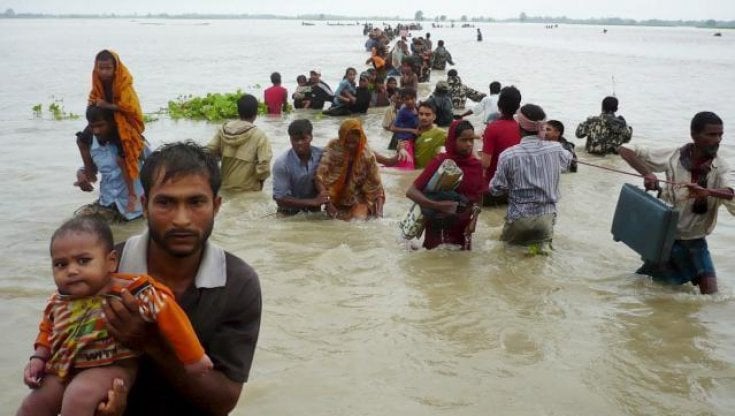 La crisi climatica è soprattutto un' emergenza umanitaria: negli ultimi 10 anni 21,5 milioni di nuovi sfollati all’anno, 23,7 milioni solo nel 2021