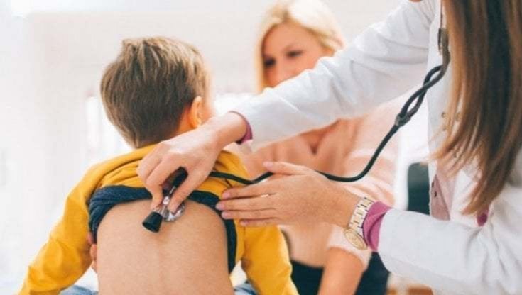 Effetto post Covid: aumento record dei casi di streptococco e scarlattina tra i bambini. Cosa fare?
