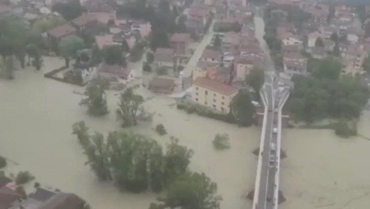 Maltempo, treni cancellati o in ritardo: a cosa hanno diritto i viaggiatori