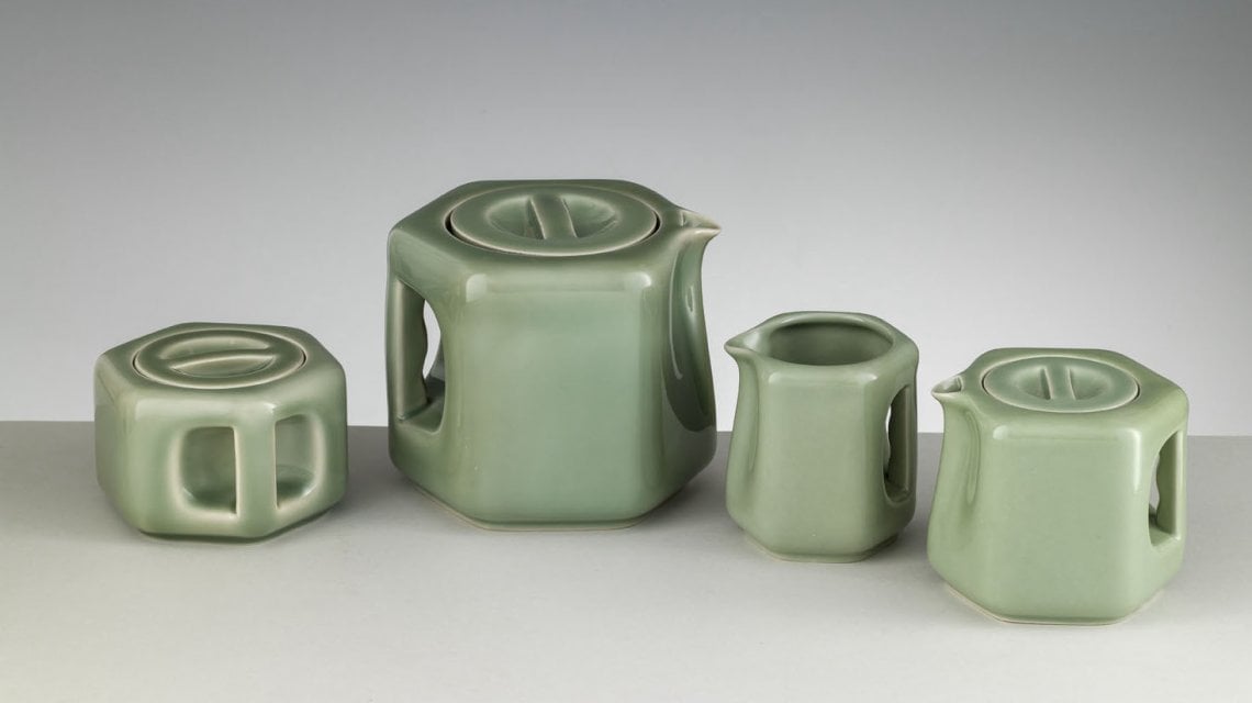 Exagon, porcellane con smalto celadon disegnate da Gio Ponti per Richard Ginori nel 1930