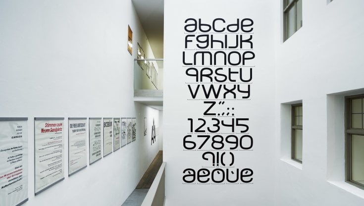 Siegfried H&ouml;llri, Spiegelungen, 2000-2022. Heinz Waibl, font Program, 1965. Alfabeto inedito, con la consulenza di Max Huber. Foto: Hartmut N&auml;gele      