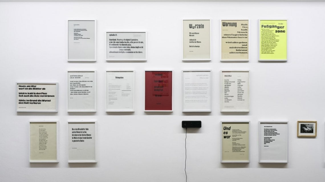   Siegfried H&ouml;llrigl, 101 Gedichtplakate, 2018-2022. Foto: Hartmut N&auml;gele