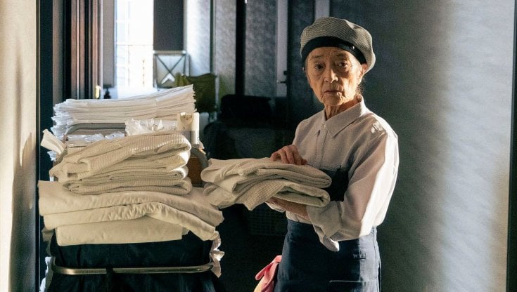 Una scena del film Plan 75 della regista giapponese Chie Hayakawa, racconta il piano distopico di liberarsi dei troppi anziani offrendo loro un&rsquo;eutanasia volontaria&nbsp;