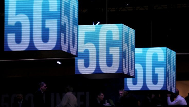 5G in Europa, la proposta degli operatori telefonici:  "Paghino Google, Apple, Meta e gli altri colossi tech"