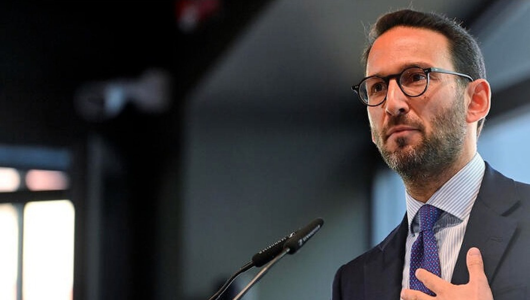 banche-mano-tesa-al-governo-primi-rialzi-sui-tassi-ai-clienti-la