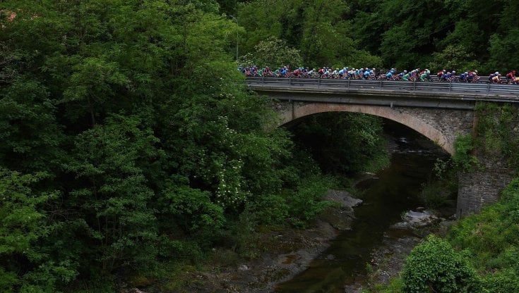 Giro d'Italia 2023, giornata difficile in attesa del tappone alpino