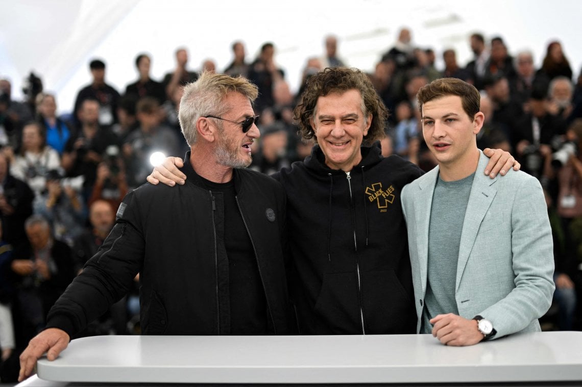 Il regista con Sean Penn e Tye Sheridan