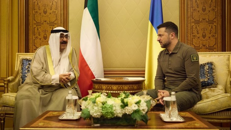 Il presidente ucraino Volodymyr Zelensky al vertice della Lega Araba a Gedda