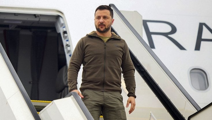 Il presidente ucraino Volodymyr Zelensky arriva a Hiroshima