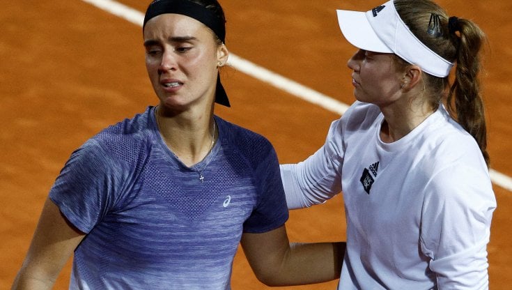 È la pioggia che va ma non ferma Rune, Medvedev e Rybakina